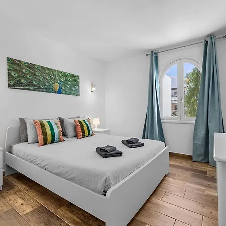 New Pools Wonderful Views Ac Apartman