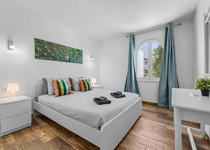 New Pools Wonderful Views Ac Apartman